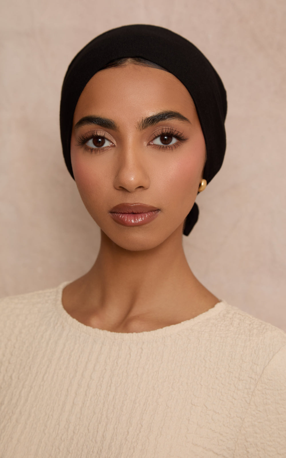 Mesh-Back Under Scarf — Black