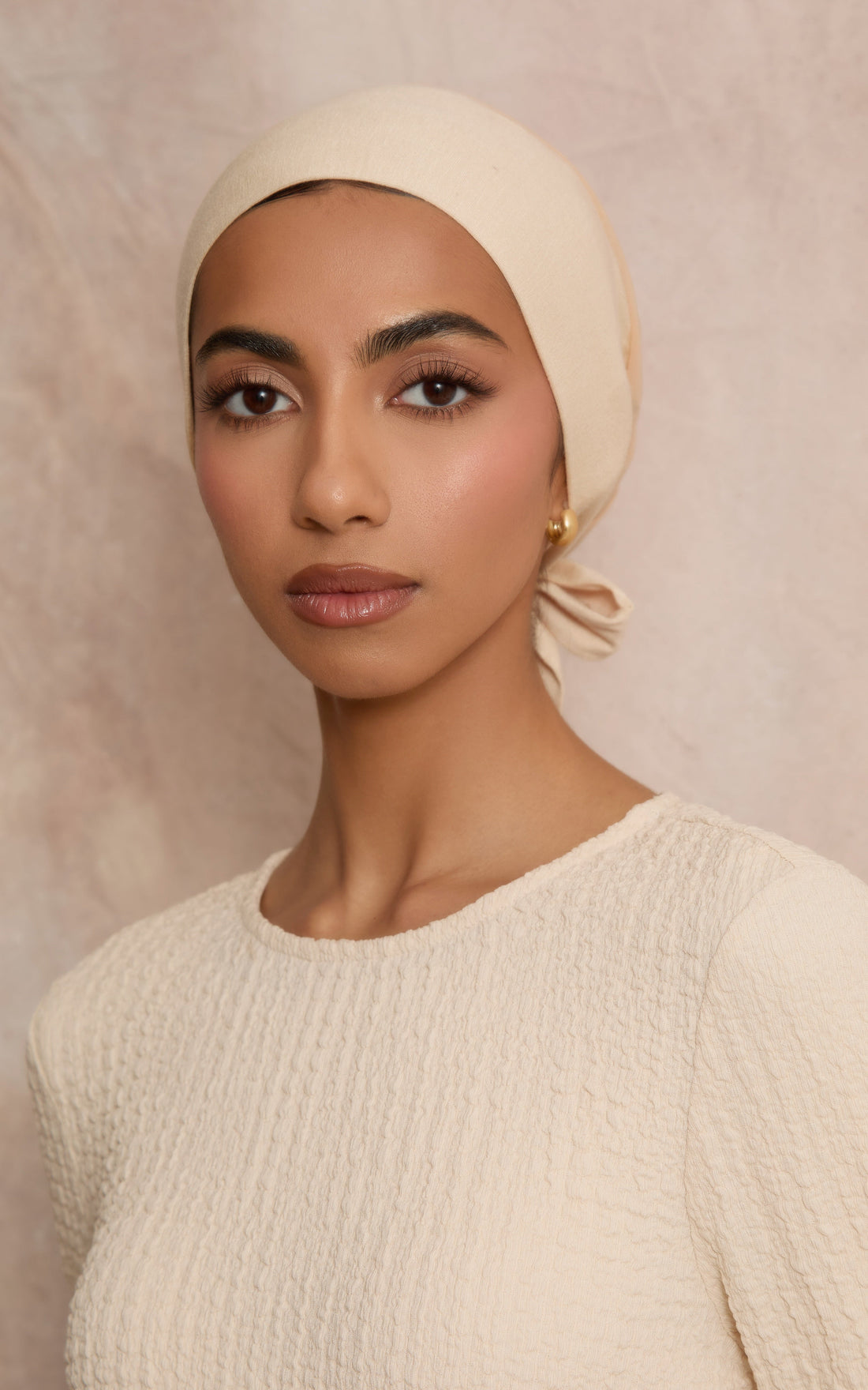 Nude Mesh-Back Under Scarf — Regular