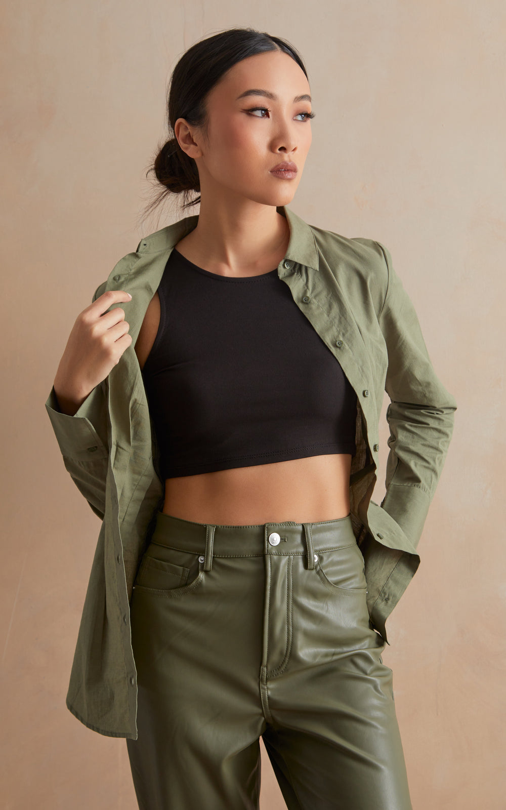 Crew Neck Cropped Tank — Black