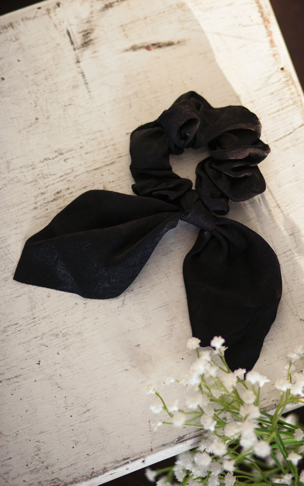 Bow Scrunchie — Black