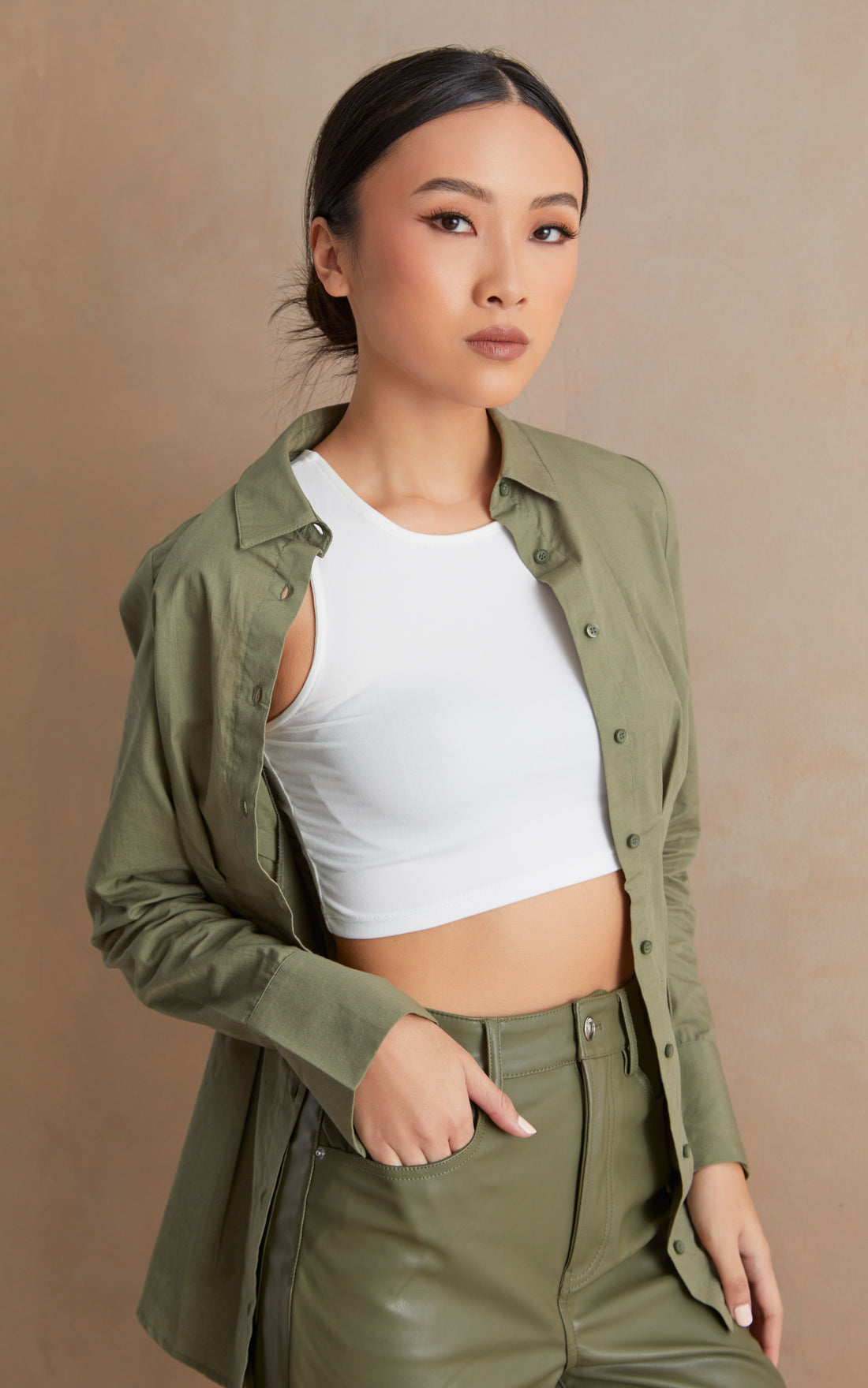 White Crew Neck Cropped Tank — CULTURE