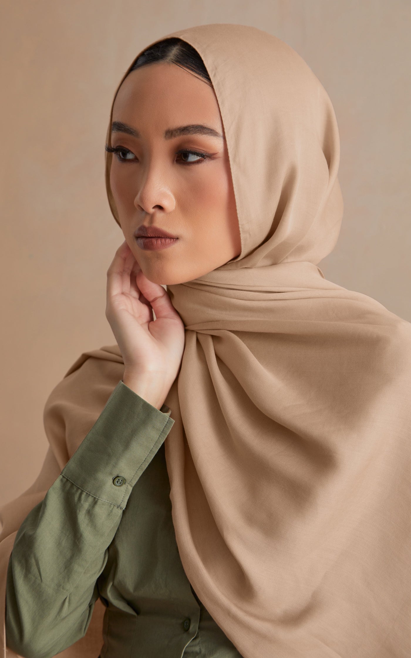 A Guide to Modal Hijabs: Why They're So Soft (and So Easy)
