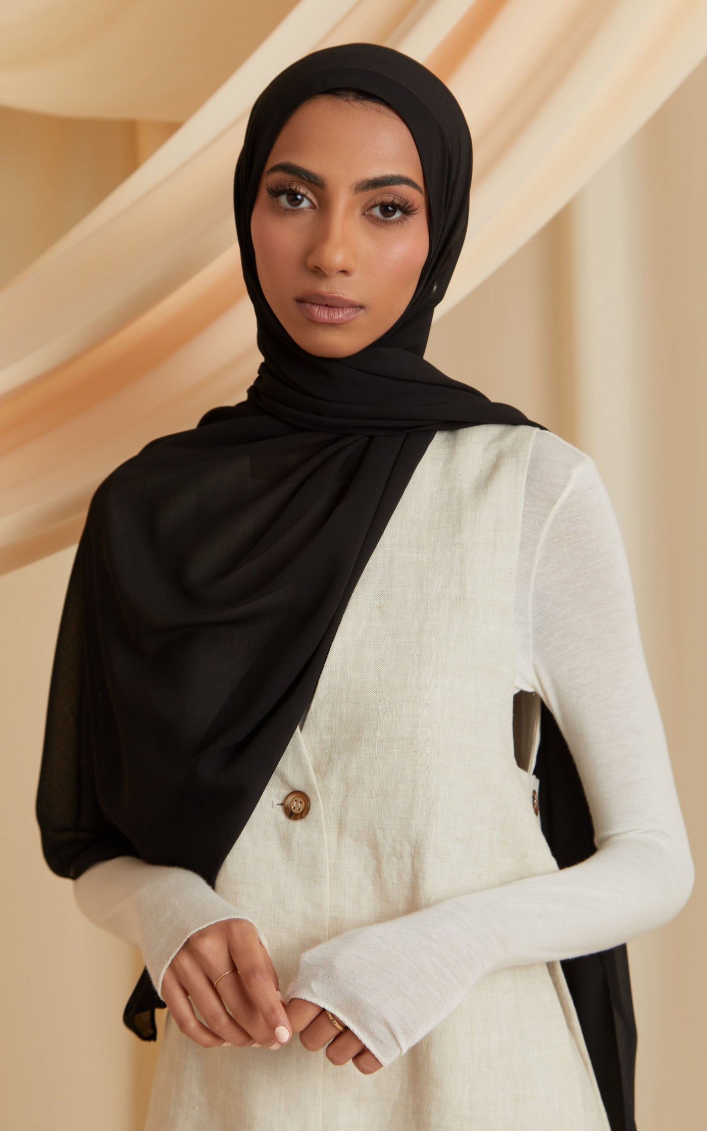 Best Hijab Fabric for Summer: How to Stay Cool and Covered