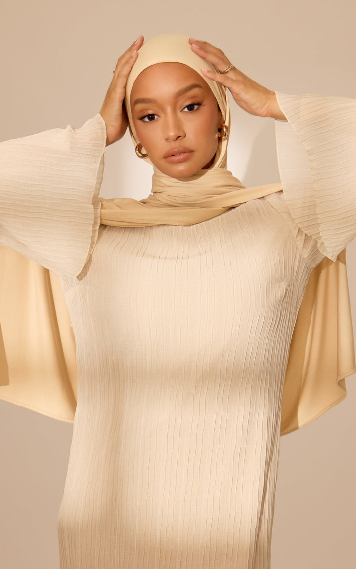 How to Choose a Hijab: Fabrics, Lengths & Outfit Ideas