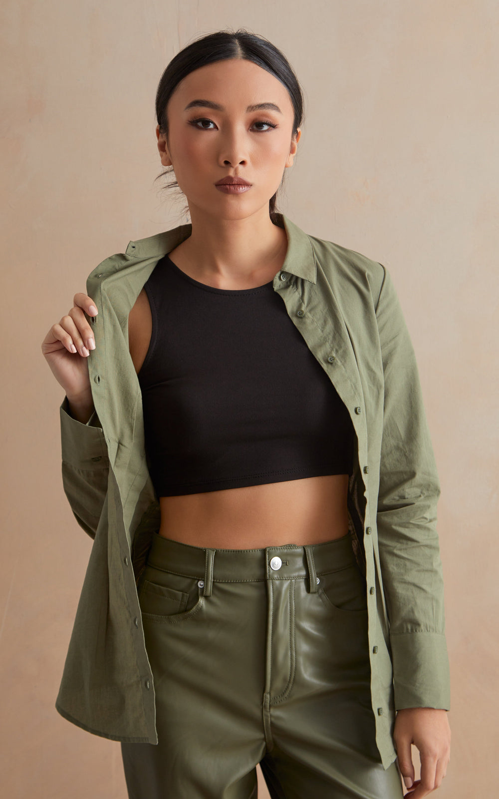 Crew Neck Cropped Tank — Black
