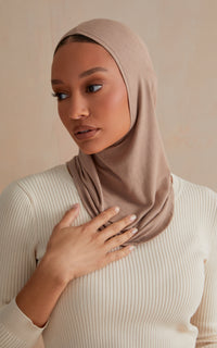 Burro Full Coverage Essential Under Scarf