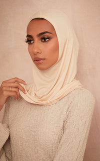 Nude Full Coverage Essential Under Scarf