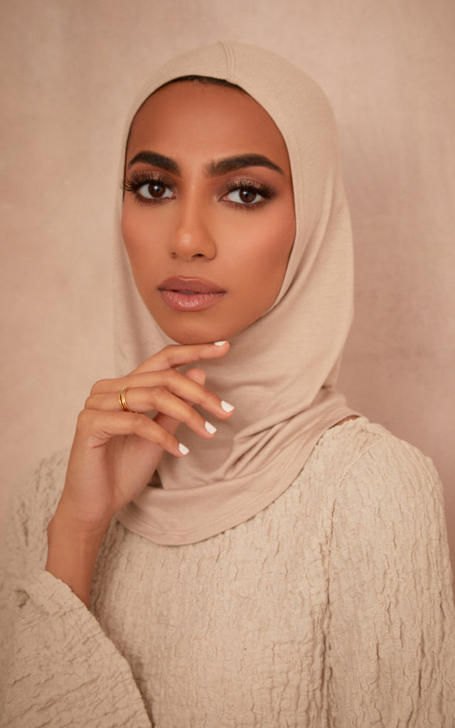Full Coverage Essential Under Scarf Taupe