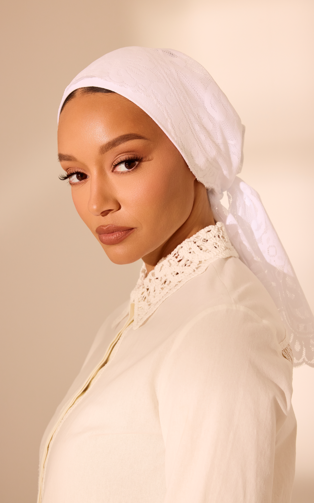 Blanc ELARA Lace Hijab