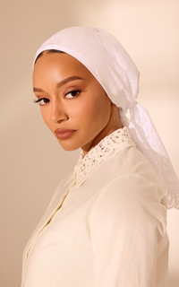 Blanc ELARA Lace Hijab