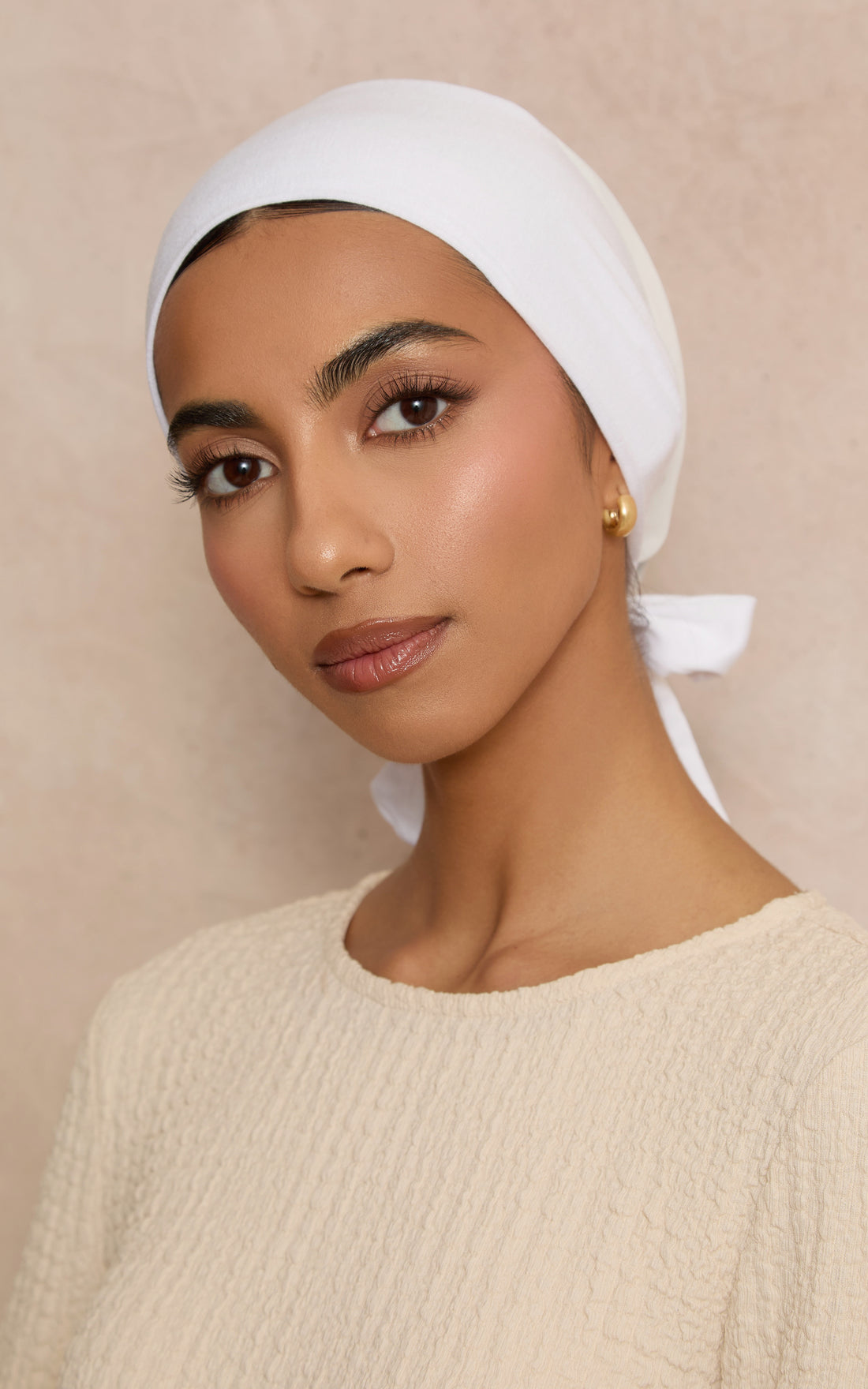 White Mesh-Back Under Scarf — CULTURE