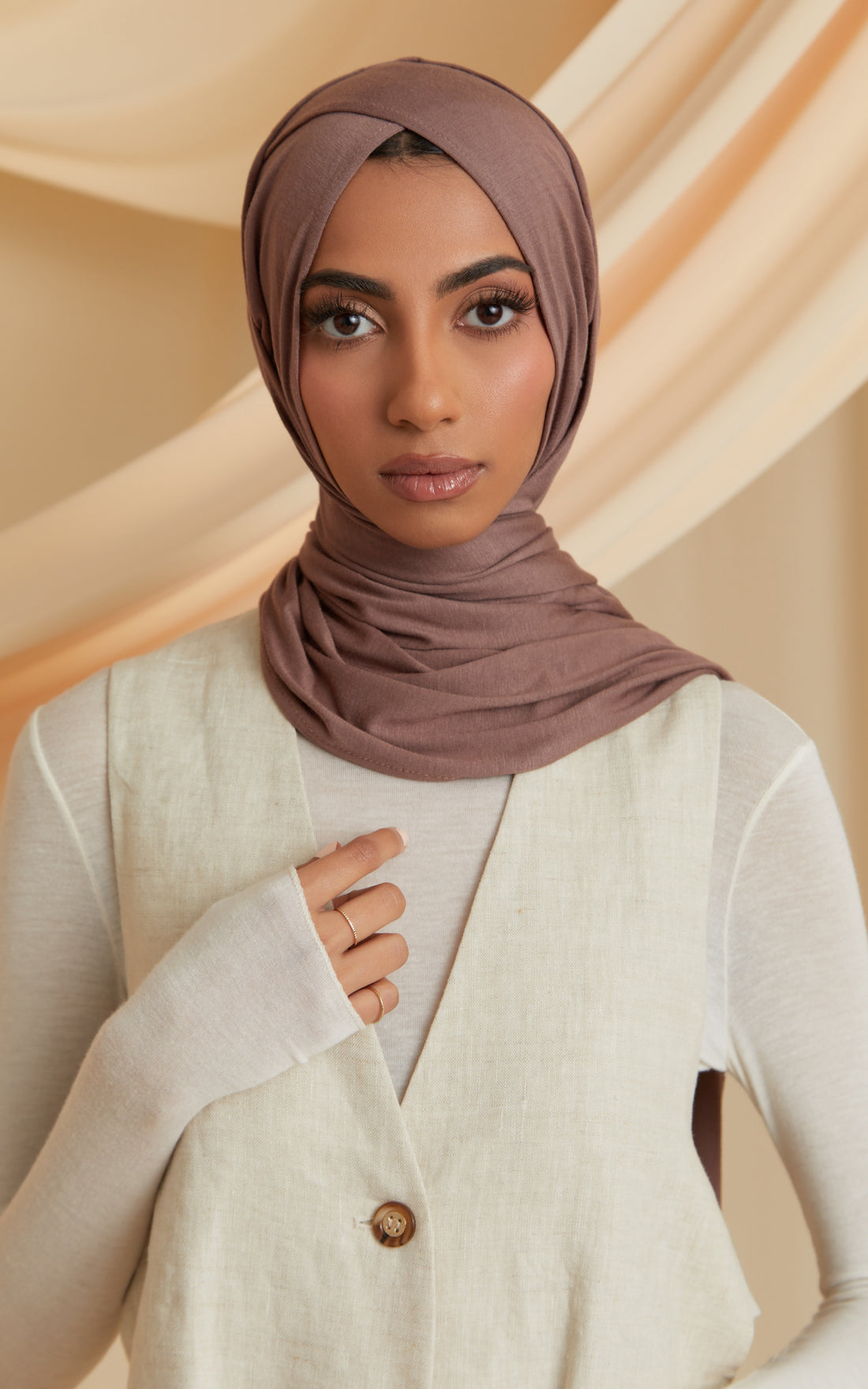 Deep Taupe Access 2.0 Cross-Front Under Scarf — CULTURE (view 2)