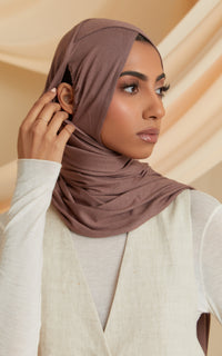 Deep Taupe Access 2.0 Cross-Front Under Scarf — CULTURE