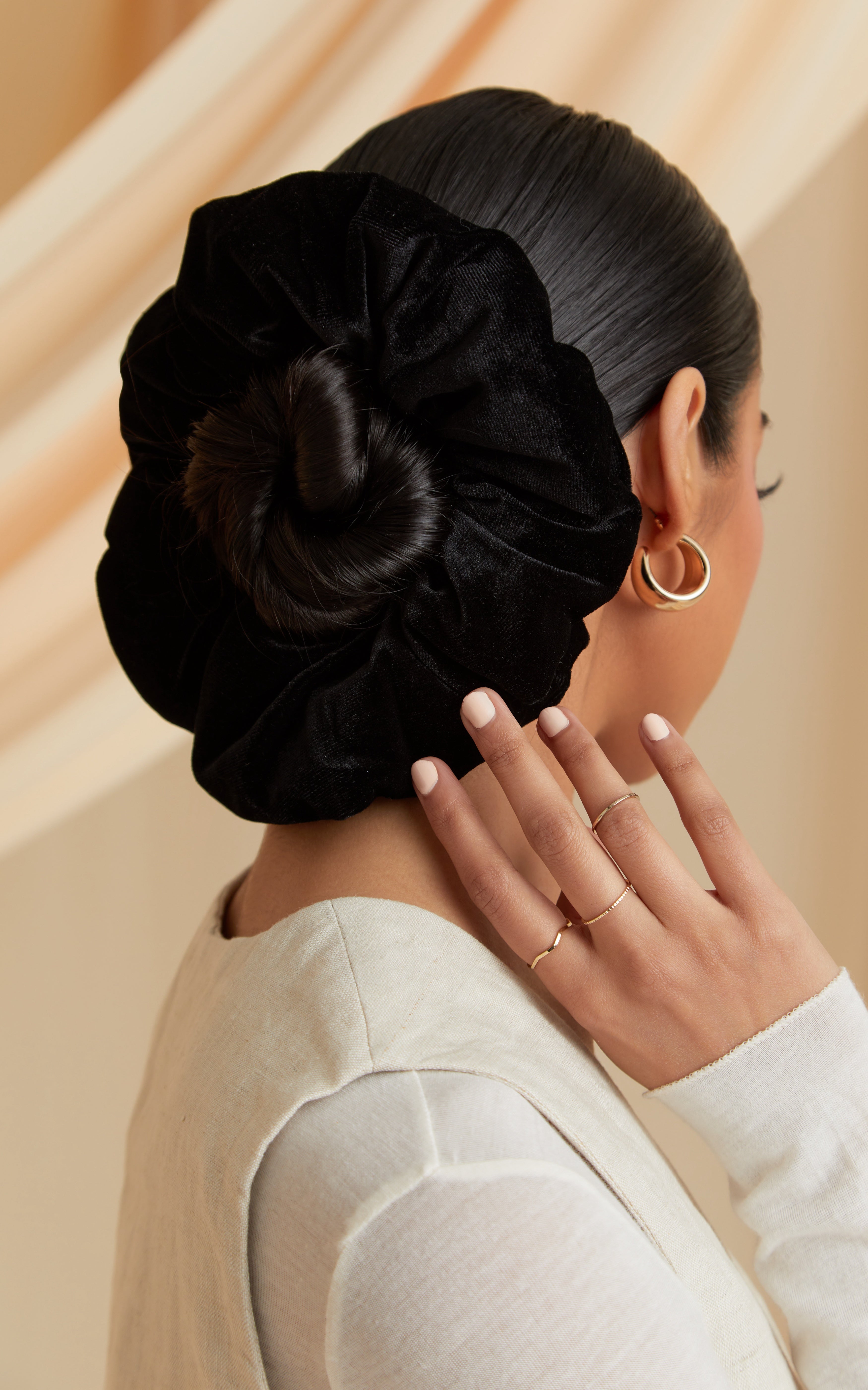 Velvet Scrunchie BLACK